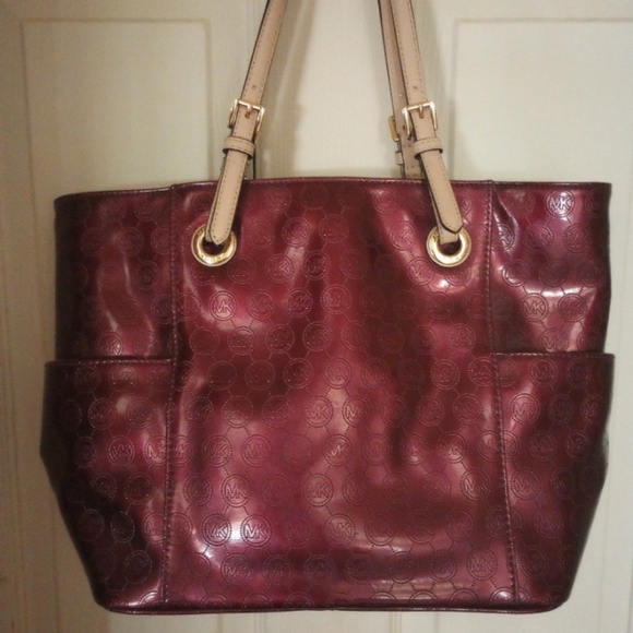 Michael Kors Jet Set Tote - Picture 2 of 10